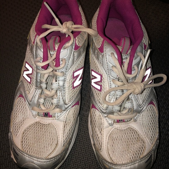 New Balance hot pink running sneakers - Picture 2 of 5